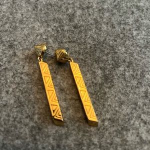 Fashionable earrings